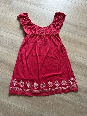 Pink Short Sleeve Embroidered Hem Dress size small